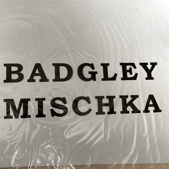 Badgley Mischka Yellow Shoulder/Crossbody Bag Approx. 12 x 10 x 4 - Picture 13 of 17